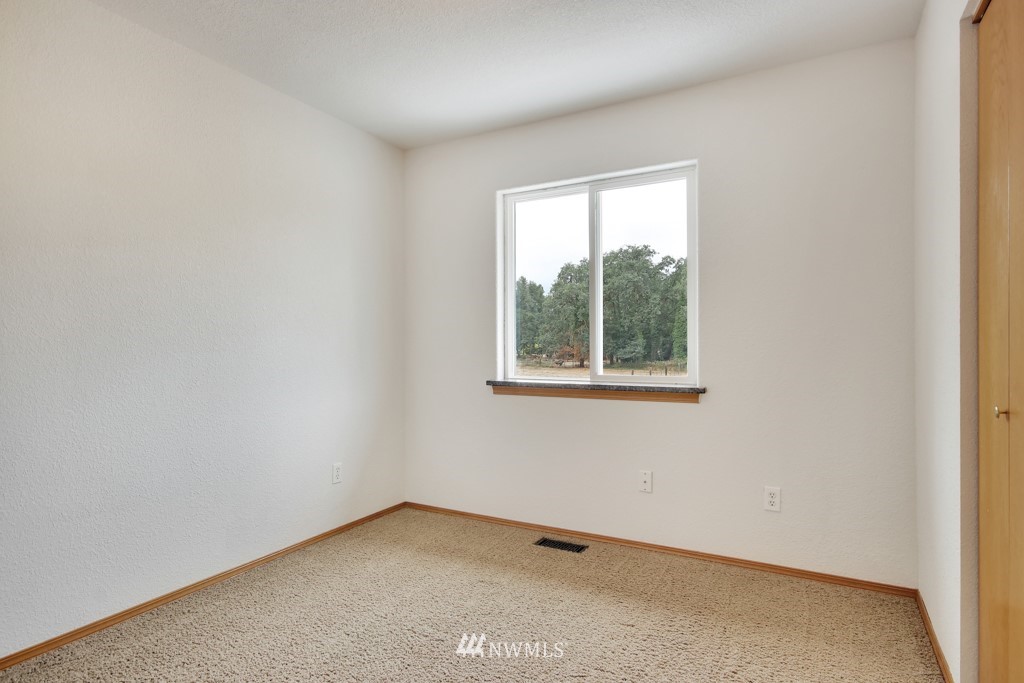 18411 Paulson Street Southwest Rochester, WA 98579 - Photo 17 of 23