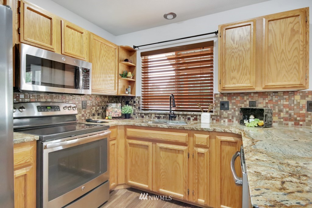 18411 Paulson Street Southwest Rochester, WA 98579 - Photo 8 of 23