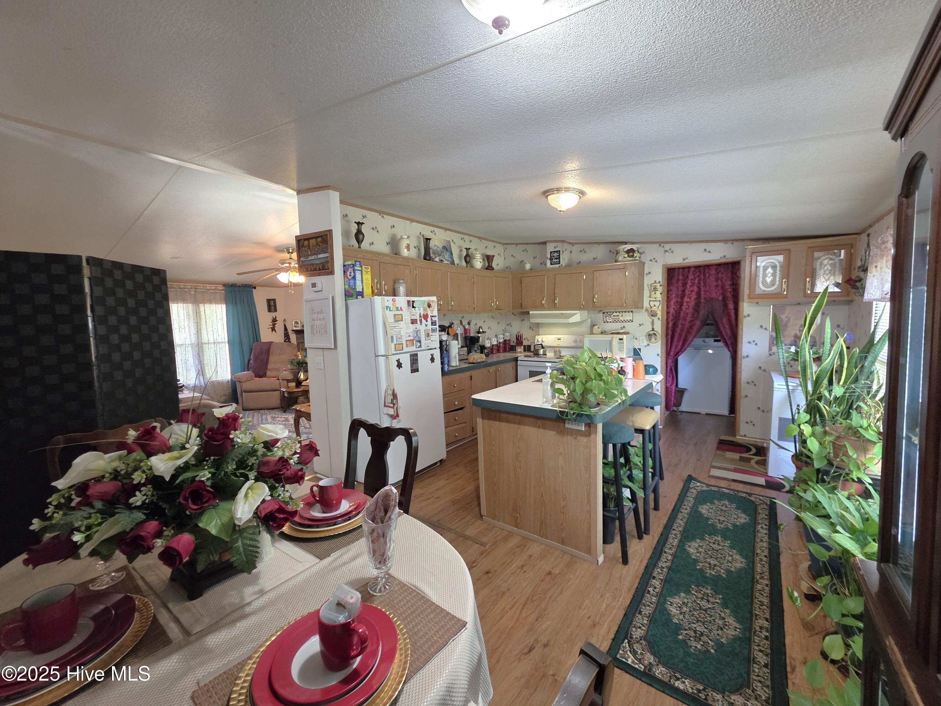 265 Neuse Road New Bern, NC 28560 - Photo 10 of 12 Dining to Kitchen