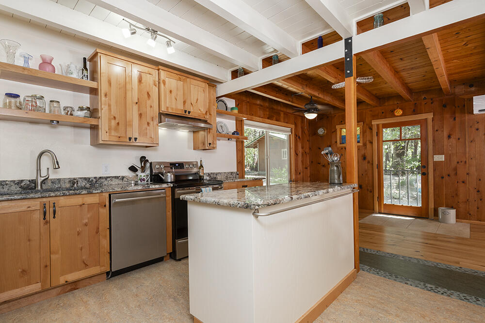8843 Deer Creek Road Selma, OR 97538 - Photo 6 of 65 6