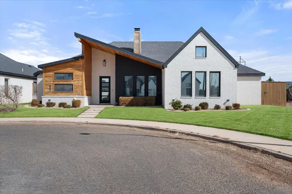 $460,000 | 501 Brookshire Avenue, Wolfforth, TX 79382