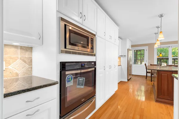 $6,500 | 4 North Vine Street, Hinsdale, IL 60521
