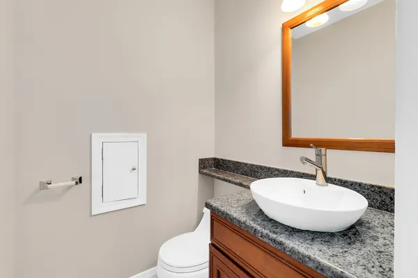 $6,500 | 4 North Vine Street, Hinsdale, IL 60521