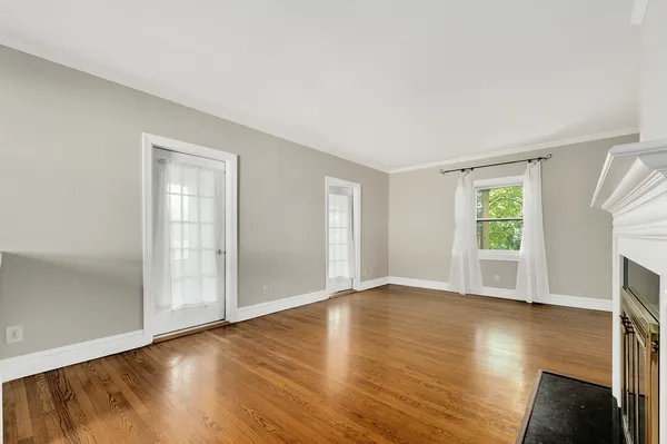 $6,500 | 4 North Vine Street, Hinsdale, IL 60521