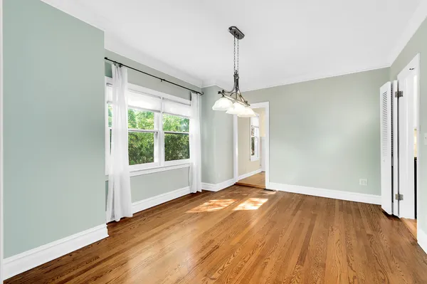 $6,500 | 4 North Vine Street, Hinsdale, IL 60521