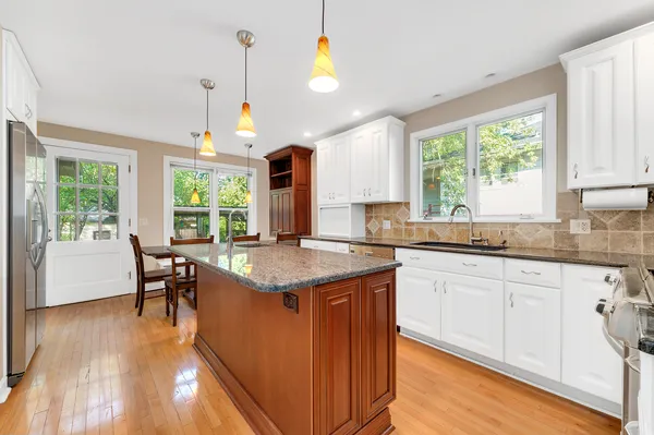 $6,500 | 4 North Vine Street, Hinsdale, IL 60521