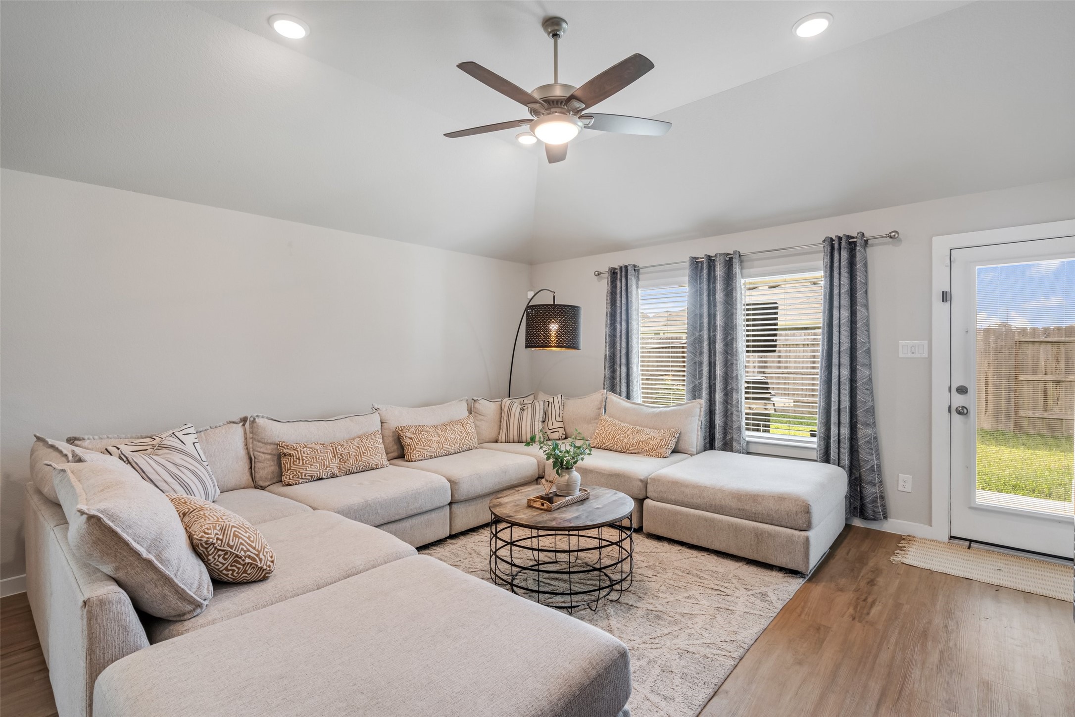 26175 Ethereal Road La Marque, TX 77568 - Photo 6 of 40