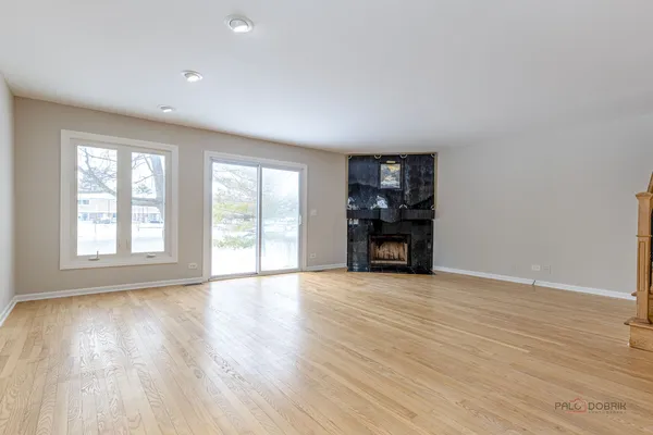 $415,000 | 356 Redwing Drive, Deerfield, IL 60015