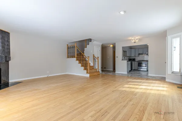 $415,000 | 356 Redwing Drive, Deerfield, IL 60015