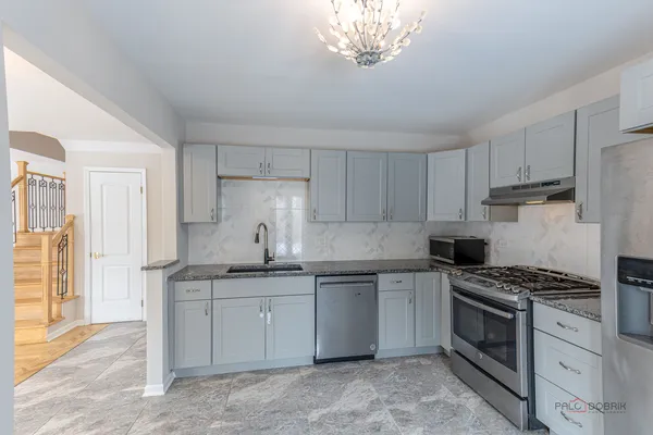 $415,000 | 356 Redwing Drive, Deerfield, IL 60015