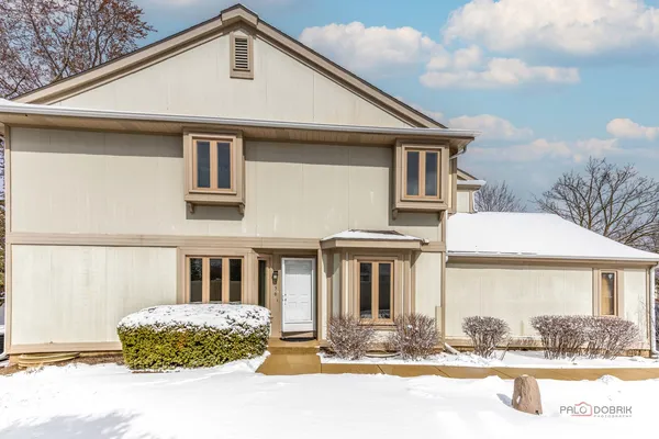 $415,000 | 356 Redwing Drive, Deerfield, IL 60015