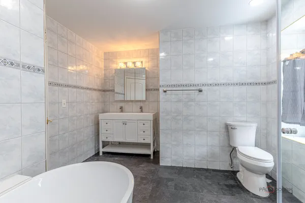 $415,000 | 356 Redwing Drive, Deerfield, IL 60015