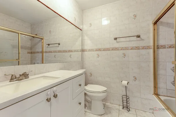 $415,000 | 356 Redwing Drive, Deerfield, IL 60015