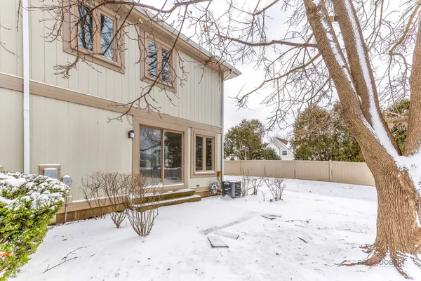 $415,000 | 356 Redwing Drive, Deerfield, IL 60015