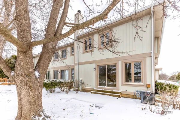 $415,000 | 356 Redwing Drive, Deerfield, IL 60015