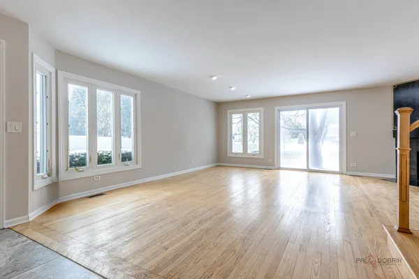 $415,000 | 356 Redwing Drive, Deerfield, IL 60015