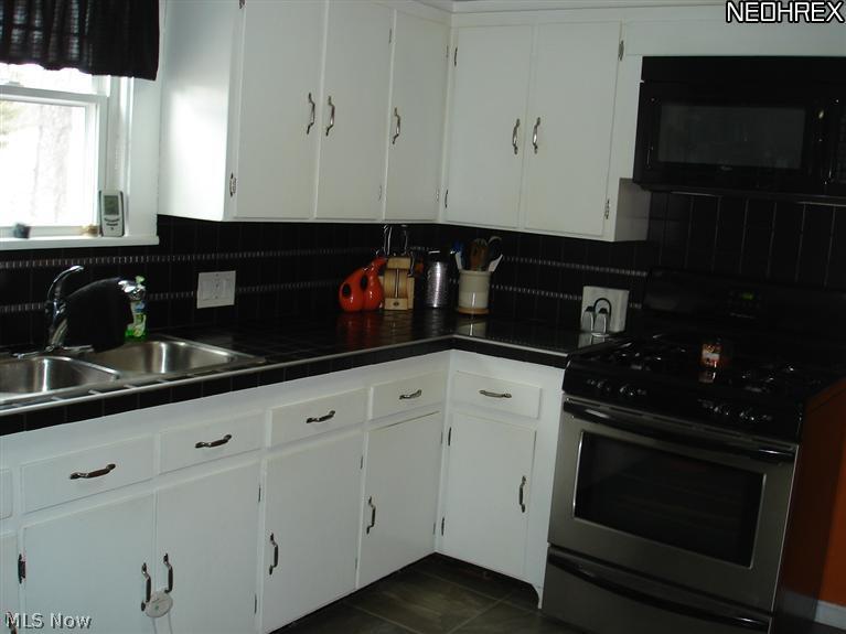 346 Ewing Road Youngstown, OH 44512 - Photo 8 of 14 Gallery Image 8
