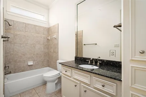 $1,275,000 | 107 Wynden Trace Lane, Houston, TX 77056