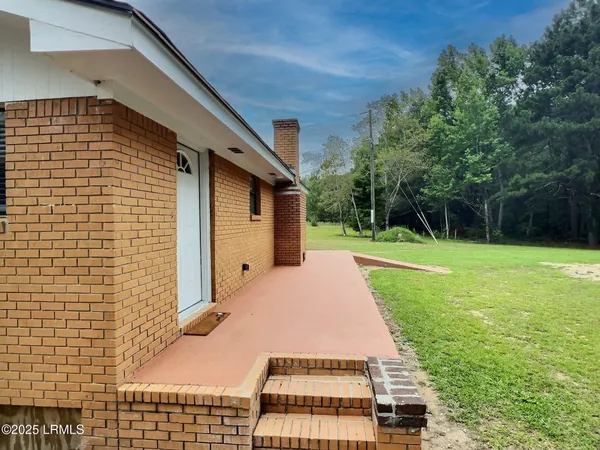 $450,000 | 532 Stokes Bluff Road, Garnett, SC 29922