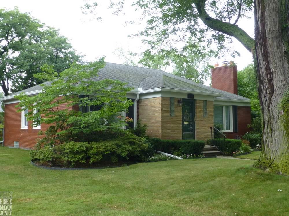 19789 Holiday Road Grosse Pointe Woods, MI 48236 - Photo 13 of 16