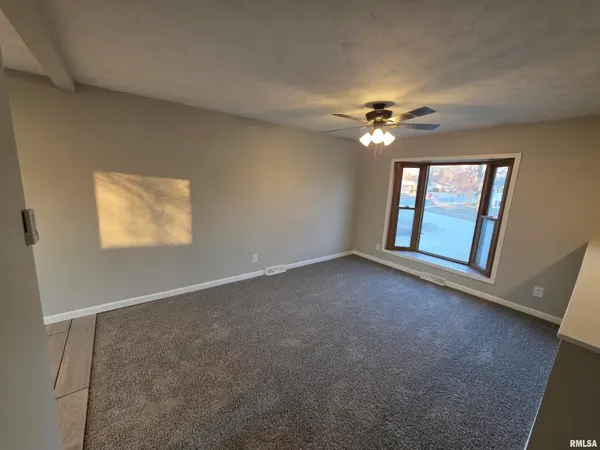 $194,900 | 1921 North Albany Street, Springfield, IL 62702