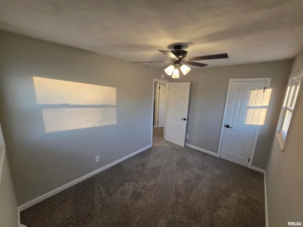 $194,900 | 1921 North Albany Street, Springfield, IL 62702