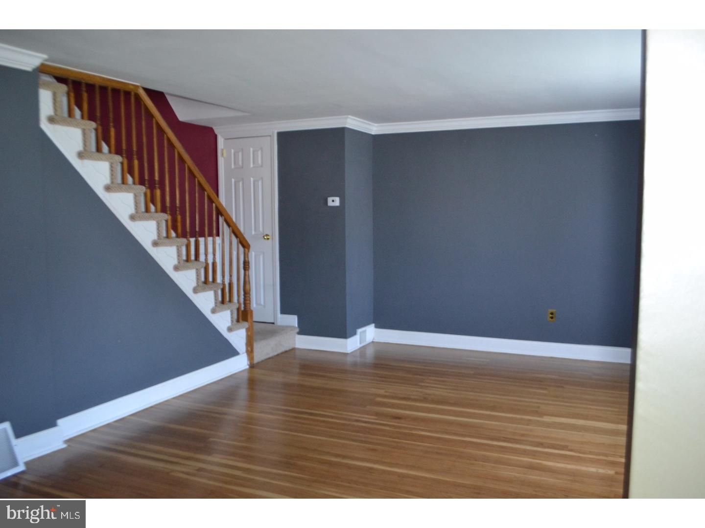 521 Claremont Road Springfield, PA 19064 - Photo 2 of 12 Living Room