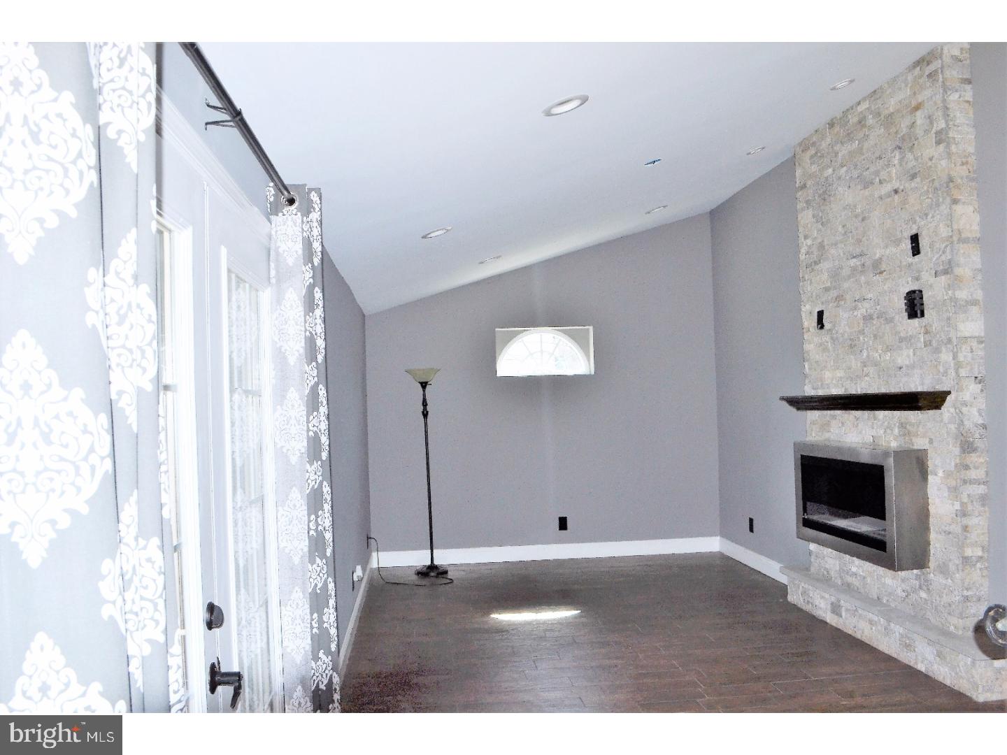 521 Claremont Road Springfield, PA 19064 - Photo 5 of 12 Family Room