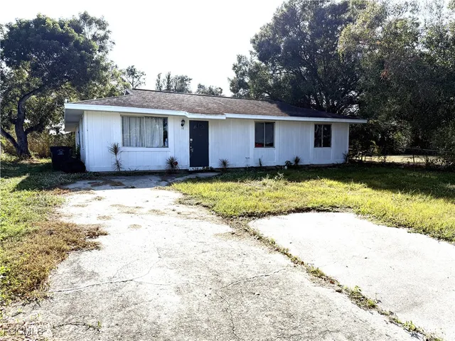$200,000 | 18 Roanoke Drive, Fort Myers, FL 33905