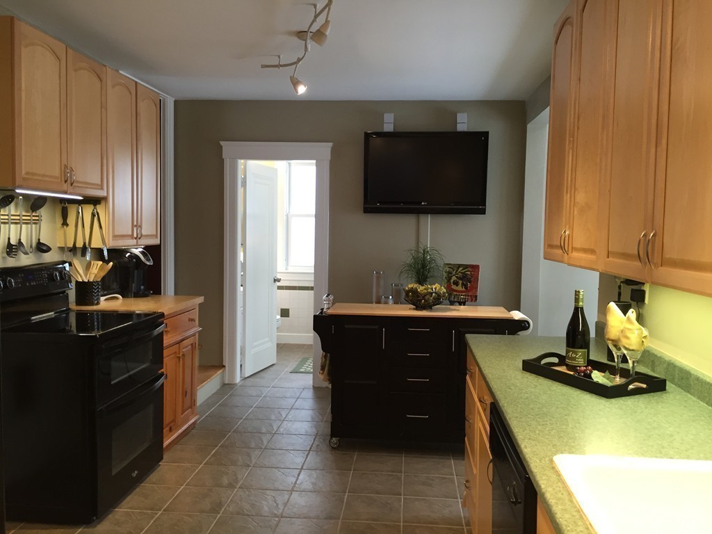 70 Commodore Road Worcester, MA 01602 - Photo 7 of 30 Gallery Image 7