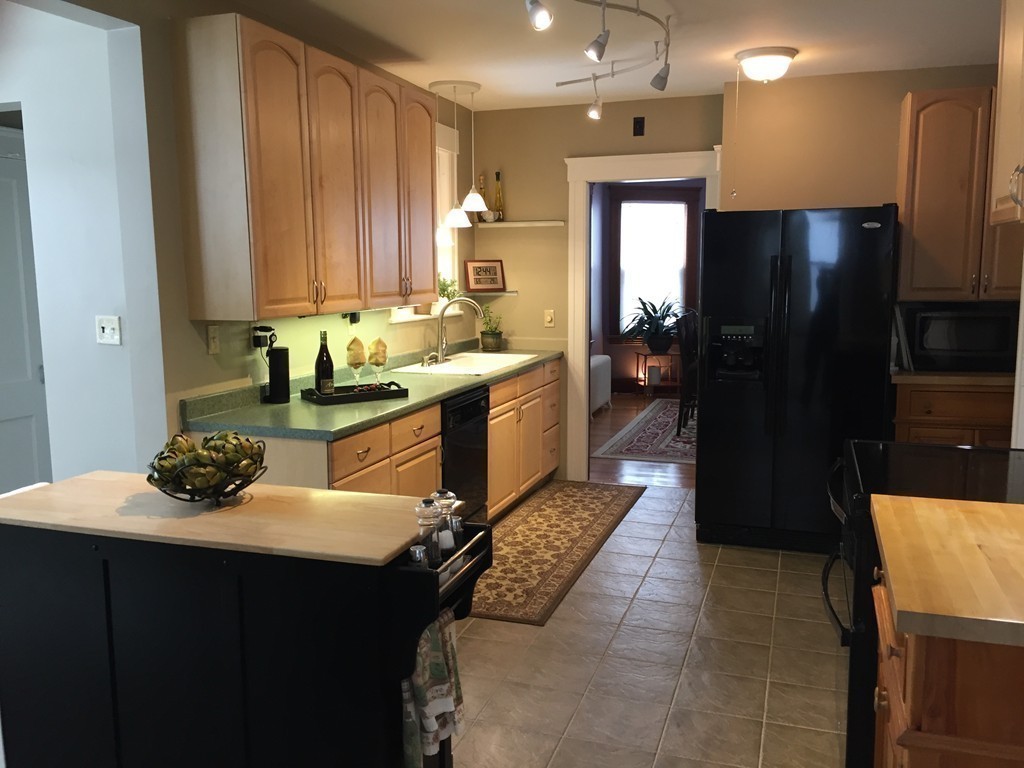 70 Commodore Road Worcester, MA 01602 - Photo 8 of 30 Gallery Image 8