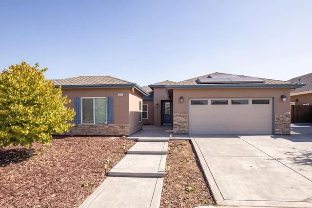 $435,000 | 1374 South Enns Avenue, Reedley, CA 93654