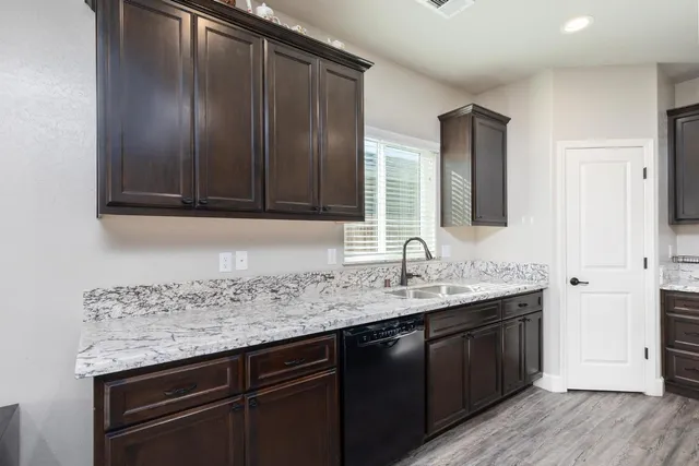 $435,000 | 1374 South Enns Avenue, Reedley, CA 93654