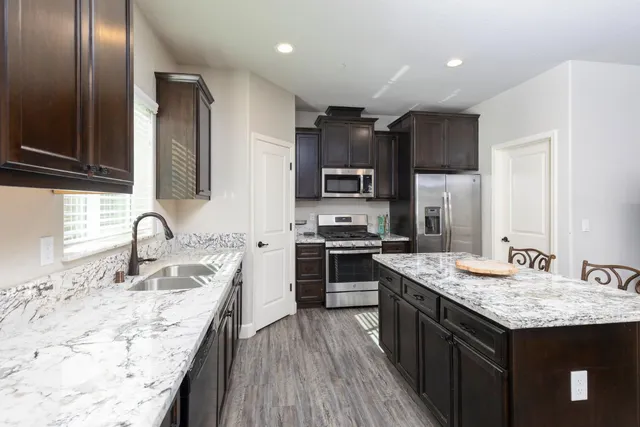 $435,000 | 1374 South Enns Avenue, Reedley, CA 93654