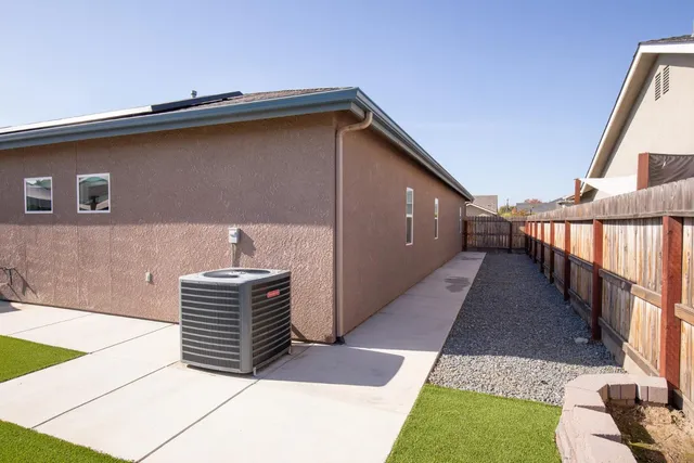 $435,000 | 1374 South Enns Avenue, Reedley, CA 93654