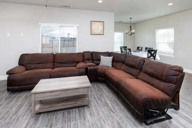 $435,000 | 1374 South Enns Avenue, Reedley, CA 93654