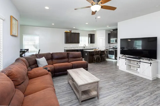 $435,000 | 1374 South Enns Avenue, Reedley, CA 93654