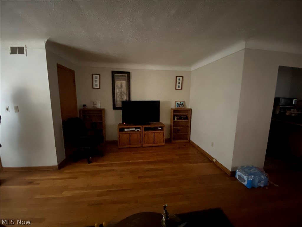 1415 Brookline Road Cleveland, OH 44121 - Photo 11 of 30