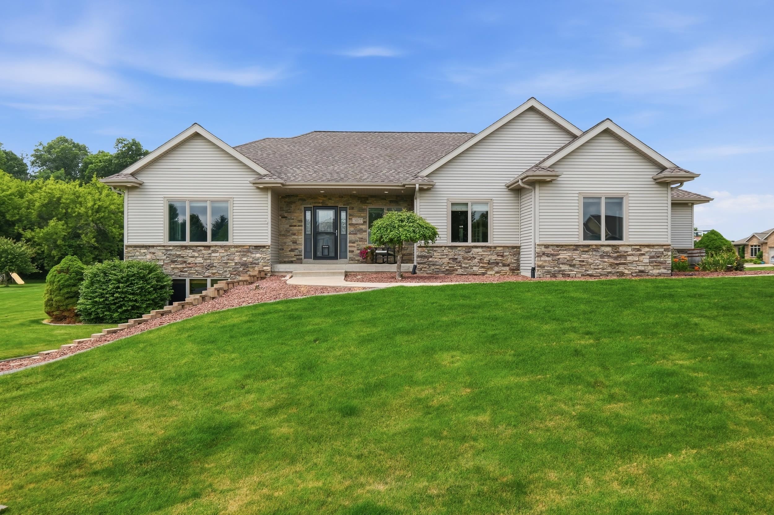 3017 Craig Lane Sun Prairie, WI 53590 - Photo 3 of 59