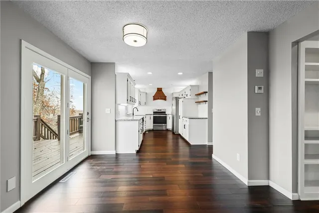 $350,000 | 300 Southwest 25th Street, Oak Grove, MO 64075