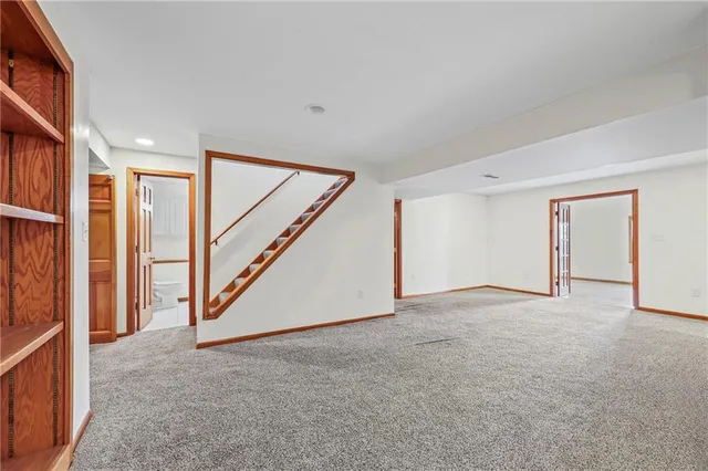 $350,000 | 300 Southwest 25th Street, Oak Grove, MO 64075