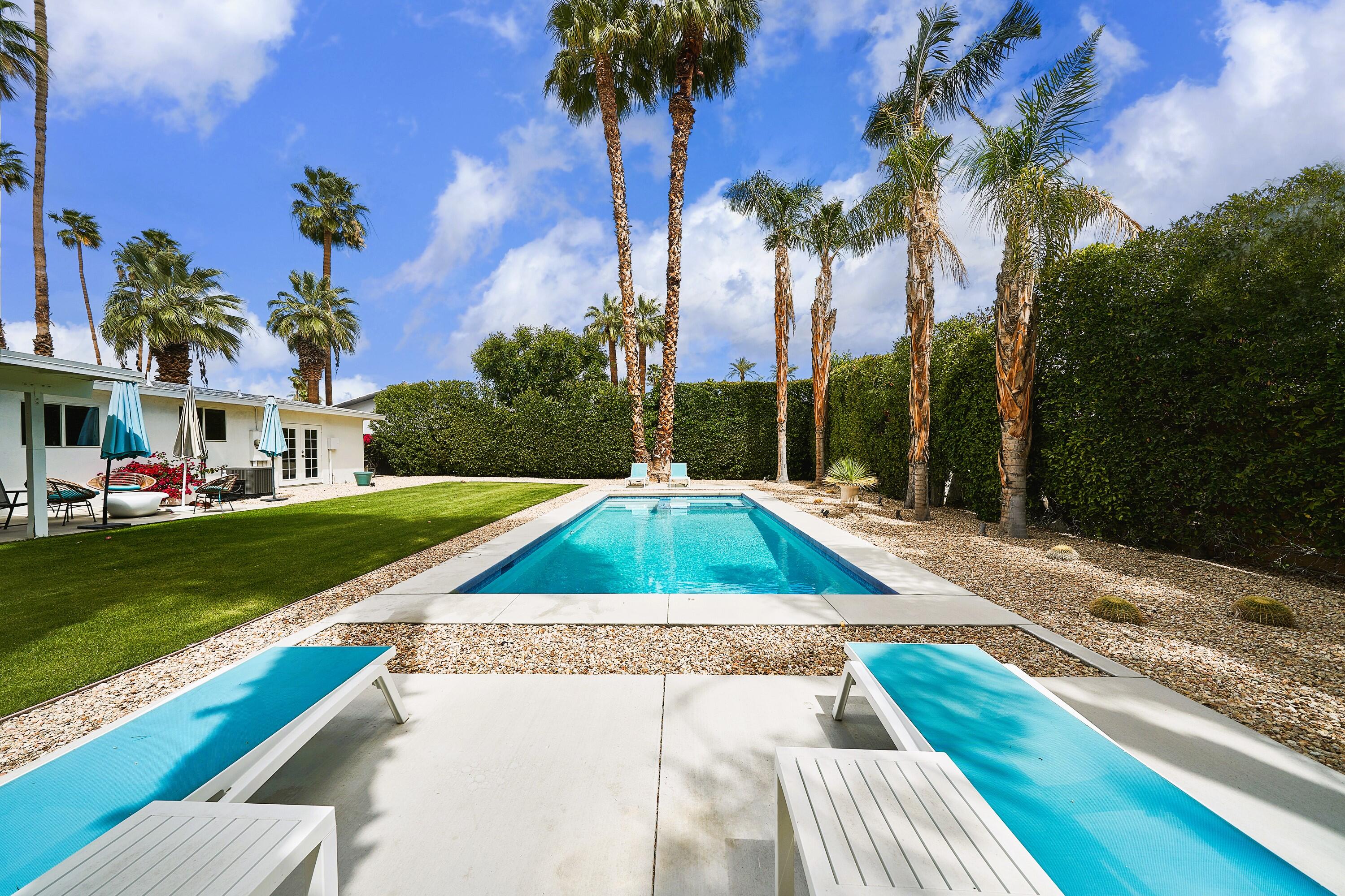37320 Palmdale Road Rancho Mirage, CA 92270 - Photo 22 of 23 Pool and spa