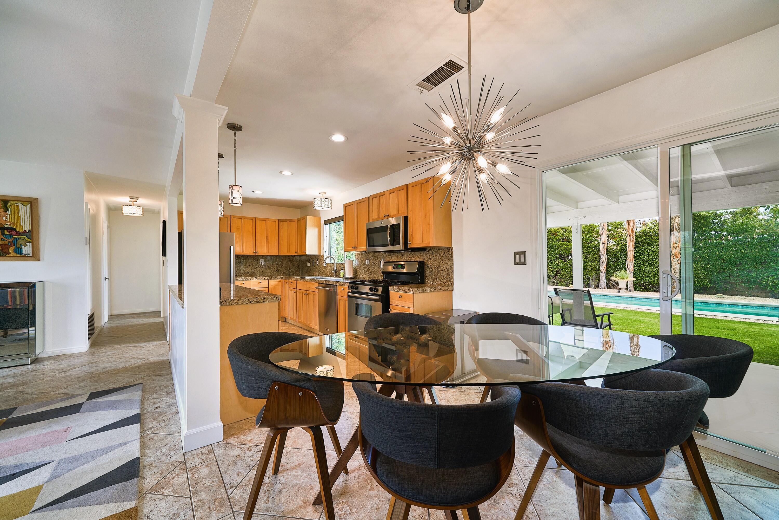 37320 Palmdale Road Rancho Mirage, CA 92270 - Photo 6 of 23 Dining