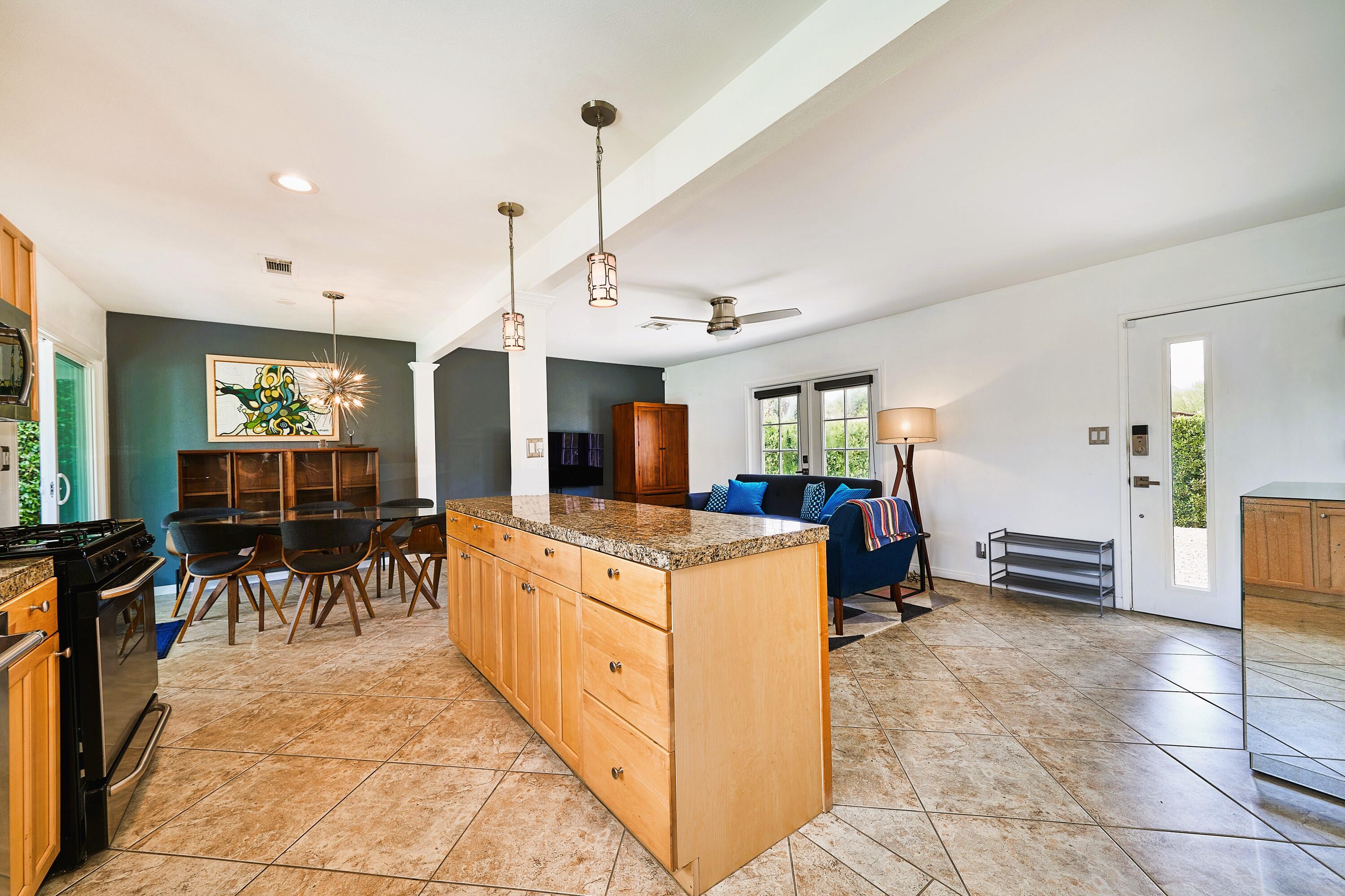 37320 Palmdale Road Rancho Mirage, CA 92270 - Photo 10 of 23 Kitchen