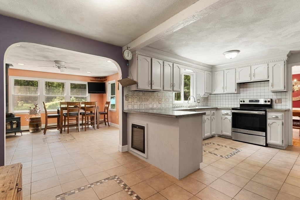 83 Willow Ridge Road North Andover, MA 01845 - Photo 16 of 42