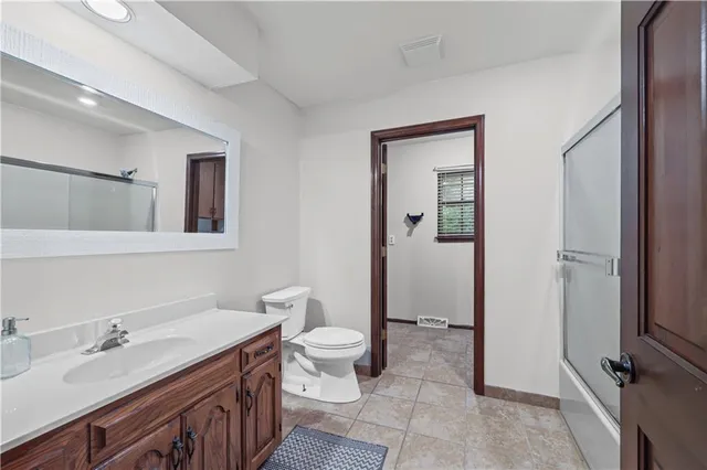 $314,500 | 18701 East 28th Terrace South, Independence, MO 64057