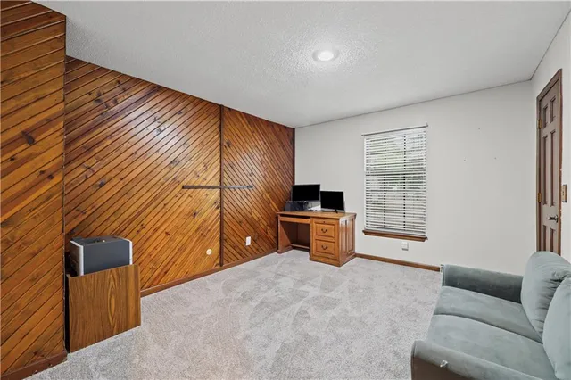 $314,500 | 18701 East 28th Terrace South, Independence, MO 64057