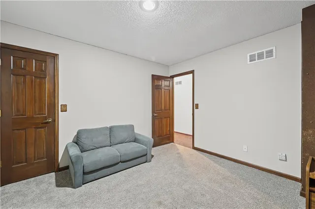 $314,500 | 18701 East 28th Terrace South, Independence, MO 64057