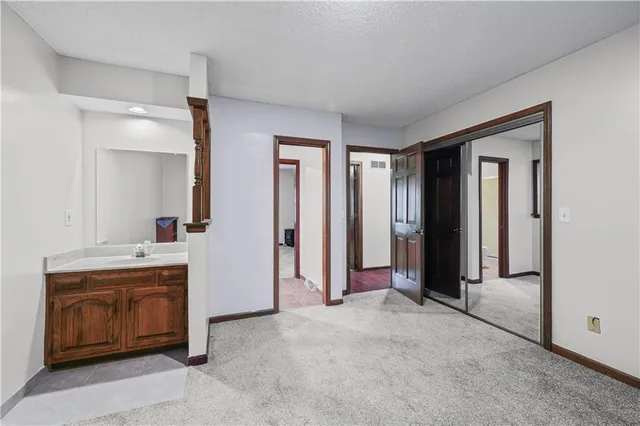 $314,500 | 18701 East 28th Terrace South, Independence, MO 64057