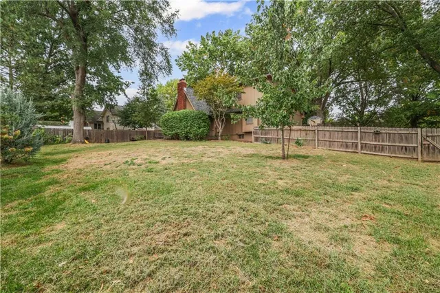 $314,500 | 18701 East 28th Terrace South, Independence, MO 64057